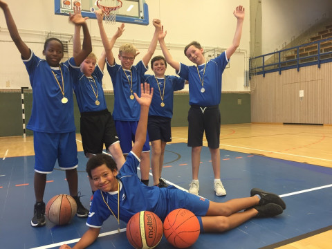 Gewinner im Basketball Stadtfinale_Jugend trainiert für Olympia_UniverSaale_JG5_6