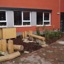 Flowers on the school yard of the SteinMalEins primary school.