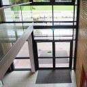Eingangsbereich des Schulgebäudes.