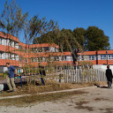 Die fertige Pergola auf dem Schulhof im Paradies.